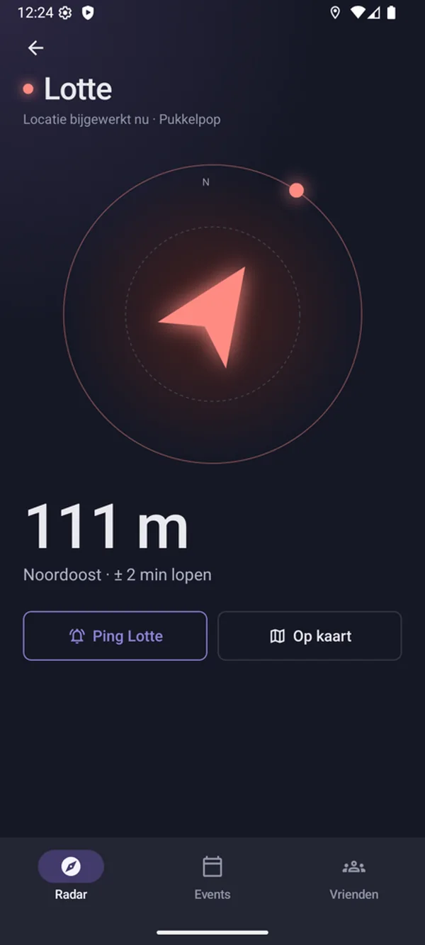 Vriend vinden op Android: een pijl naar Lotte op 111 meter, met knoppen Ping Lotte en Op kaart.